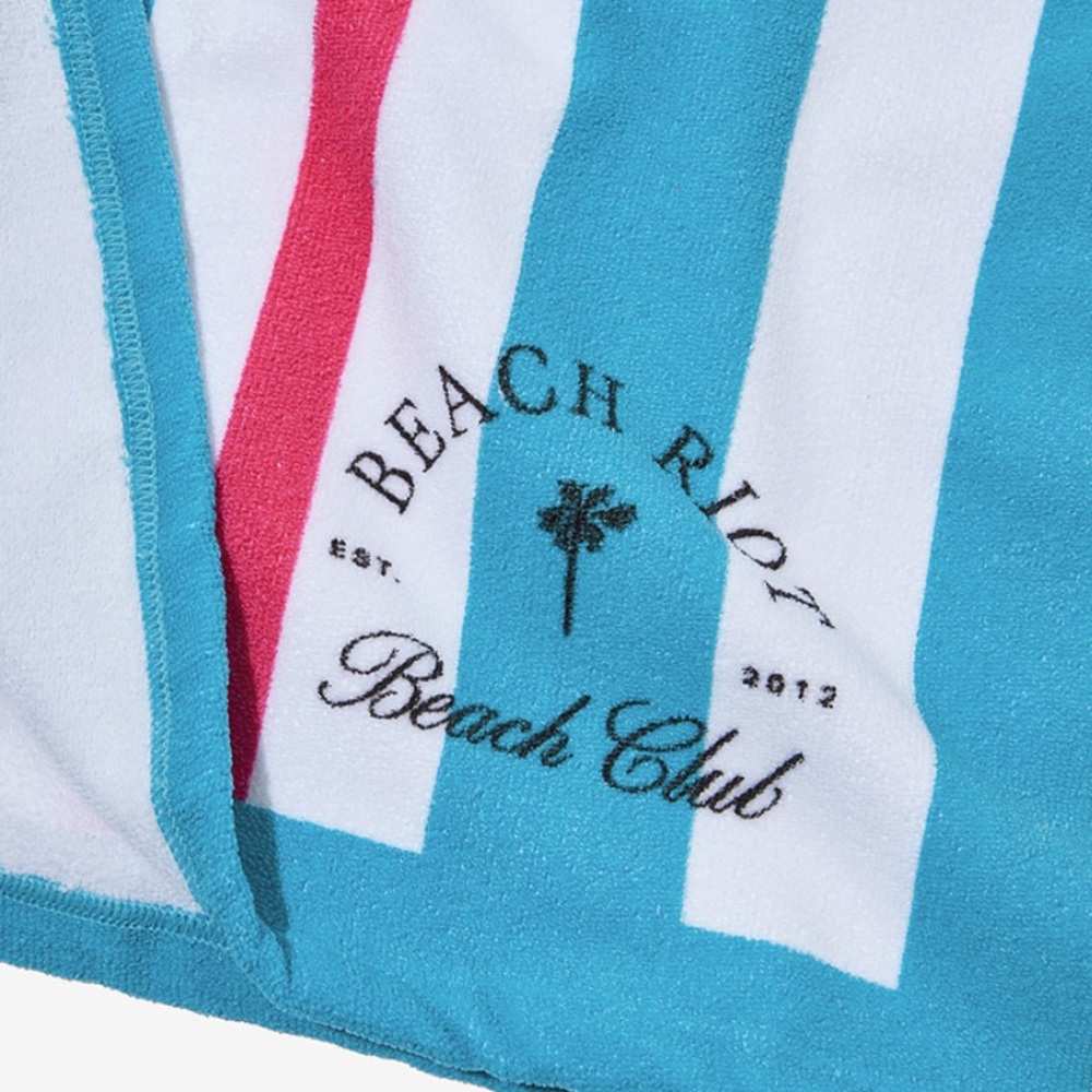 ⭐️ Beach Riot Beach Club Towel - Picture 5 of 5